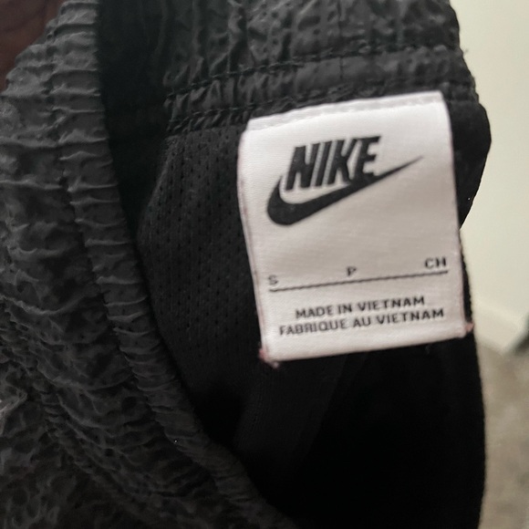 Nike Men's Charcoal Textured Joggers - Picture 4 of 4